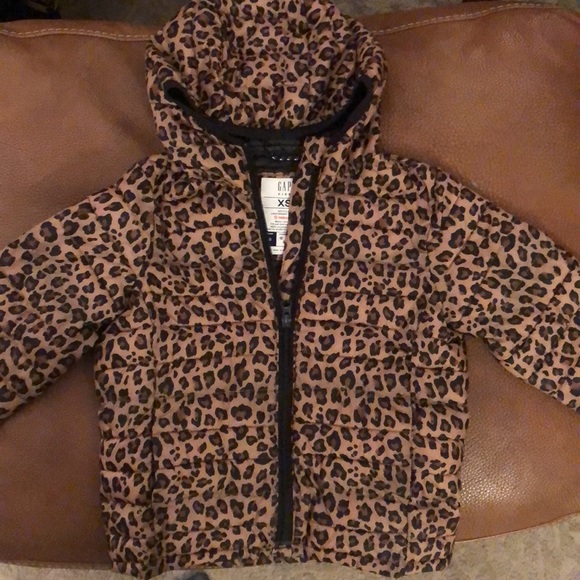 Girls leopard print puffer jacket GAP Kids - Picture 2 of 6